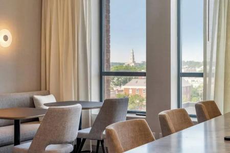 Sheraton Suites Old Town - 83