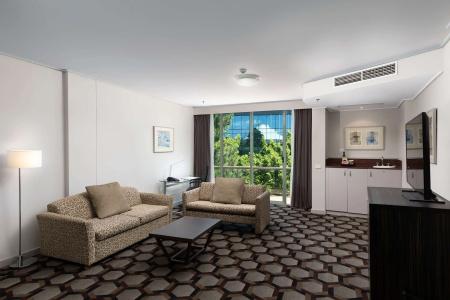 Rydges - 48