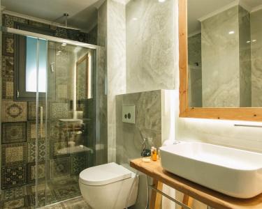 Blue Carpet Luxury Suites - 96