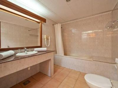 Eriyadu Island Resort - 35