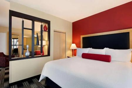Cambria Miami Airport - Blue Lagoon - 103