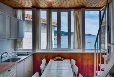Mira Sea Front Guesthouse - 6