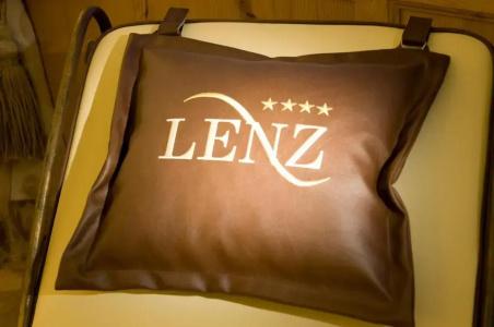 Lenz - 76