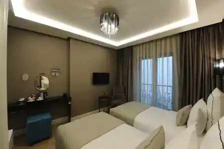 Le Petit Palace - Special Category - 20