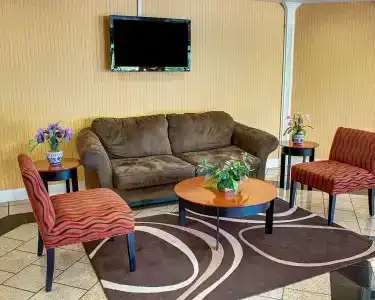 Quality Inn North - 7