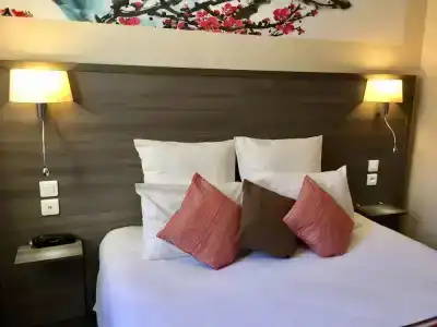 Hôtel de L'Avenue - 52