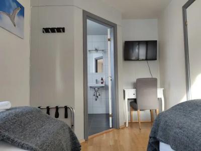 Mikligardur Guesthouse - 1