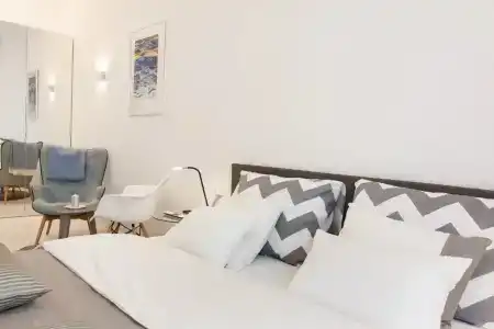 Tesla Boutique  & Rooms - 111