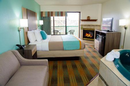 Pigeon River Inn - 33