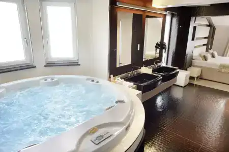 Damianii Luxury Boutique & Spa - 9