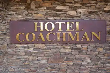 Distinction Coachman, - 0