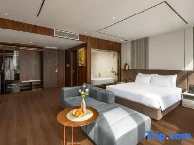 Le Hoang Beach Danang - 256