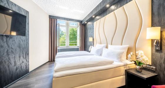 Plaza Schwerin; Sure Collection By Best Western - 168