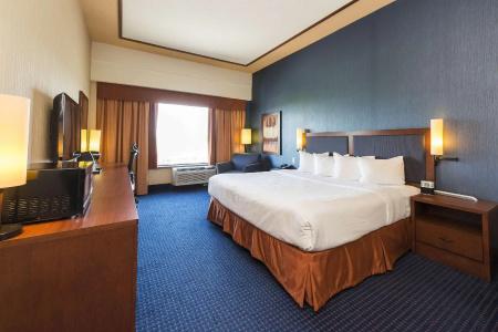 Quality Inn & Suites - 78