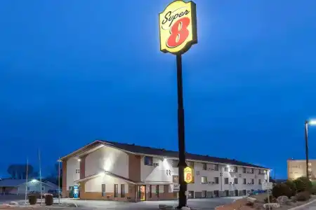 Super 8 by Wyndham - 10