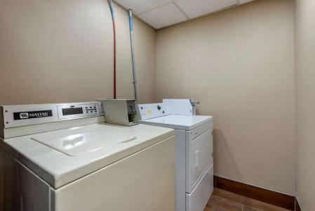 Comfort Inn South - 20