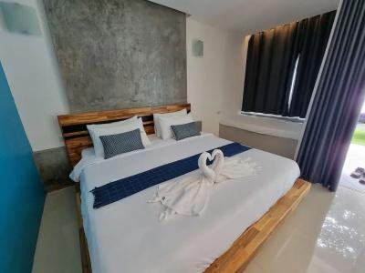 Tt Naiyang Beach Phuket - 3