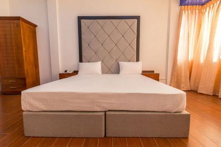Metro Port City - 5