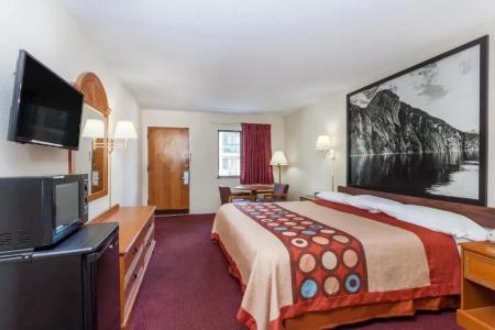 Super 8 by Wyndham/Ft. Jackson SC - 29