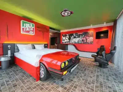 v8 Classic Motorworld Region Stuttgart - 93