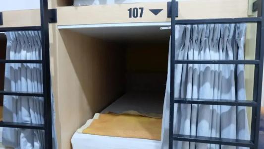 18 Coins Cafe & Hostel - 41