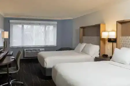 Elk Lake Inn & Suites - 67
