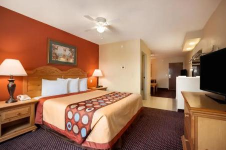 Super 8 by Wyndham Marana/Tucson Area - 35