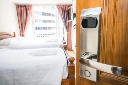 Royale 8 Ville Guest House - 24