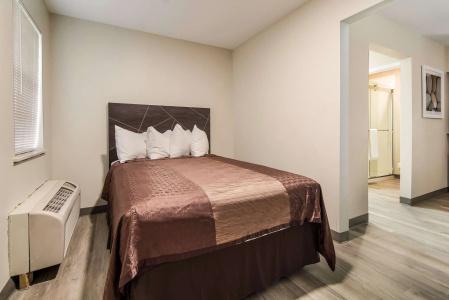 Quality Inn & Suites Dallas-Cityplace - 48