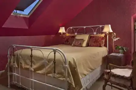 Albemarle Inn - - 28