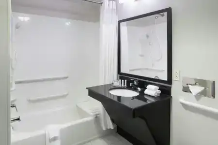 Fairfield Inn & Suites Kansas City - 24