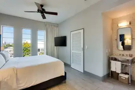 The Plymouth South Beach - 45