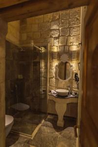 Solo Cave Suites - 209