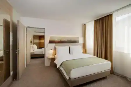 Holiday Inn Frankfurt Airport, An Ihg - 24