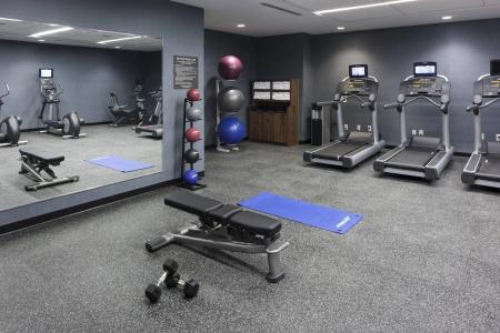 Courtyard by Marriott Downtown - 17