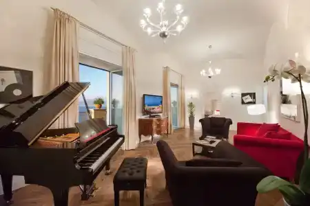 Grand Excelsior Vittoria - 100