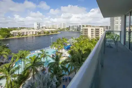 DoubleTree Resort Hollywood Beach - 50