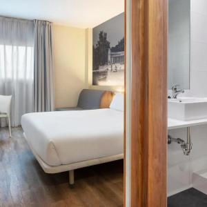 Crowne Plaza Madrid Airport - 23