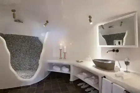 Secret Legend Suites - 65