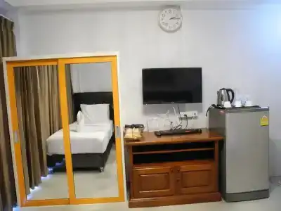 Bann Tawan Hostel & Spa - 3