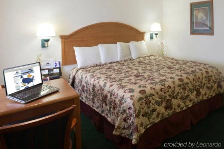 Americas Best Value Inn East - 6
