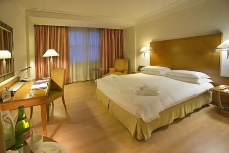 Hilton Rome Airport - 10