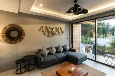Zee Luxury Boutique - 0