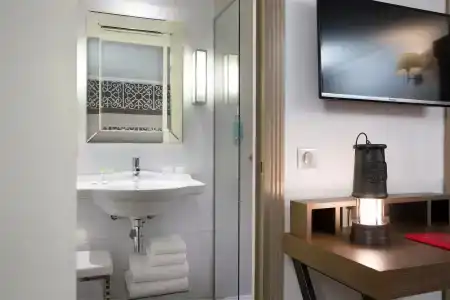 Philéas Lazare & Spa - 36
