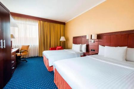 Courtyard by Marriott Prague City - 43