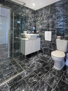 The Chermside - 112