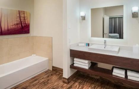 Crowne Plaza Convention Center, an IHG - 62