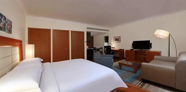 Hilton Bangalore Embassy GolfLinks - 68