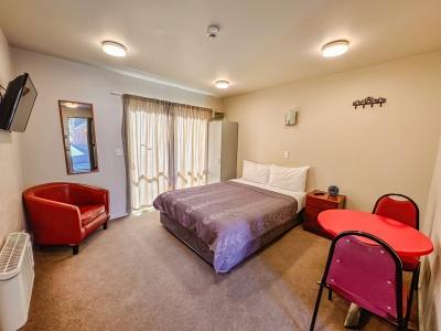 Bealey Avenue - 1