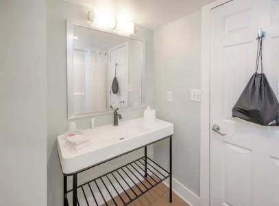 Commander & Suites - 93